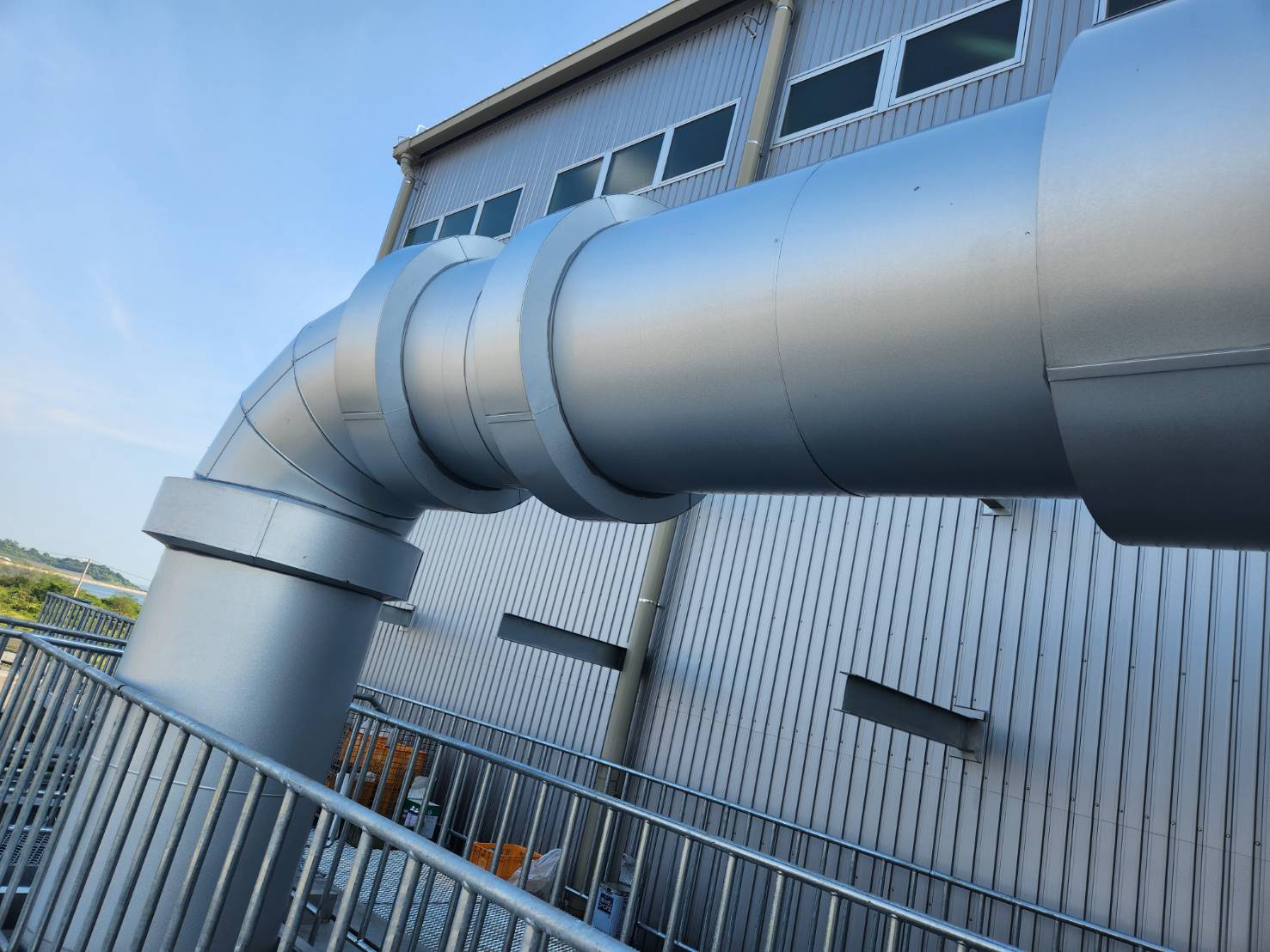 施工風景 - ラッキングから足場まで